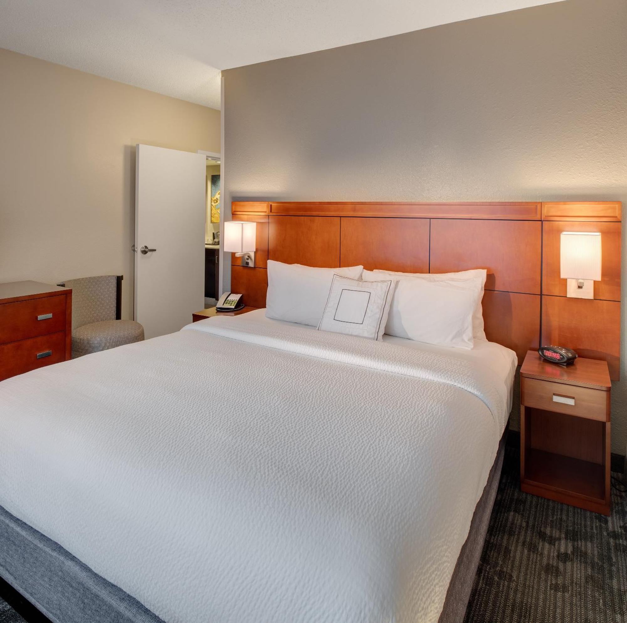 Courtyard By Marriott Columbia Northeast/Fort Jackson Area Екстериор снимка