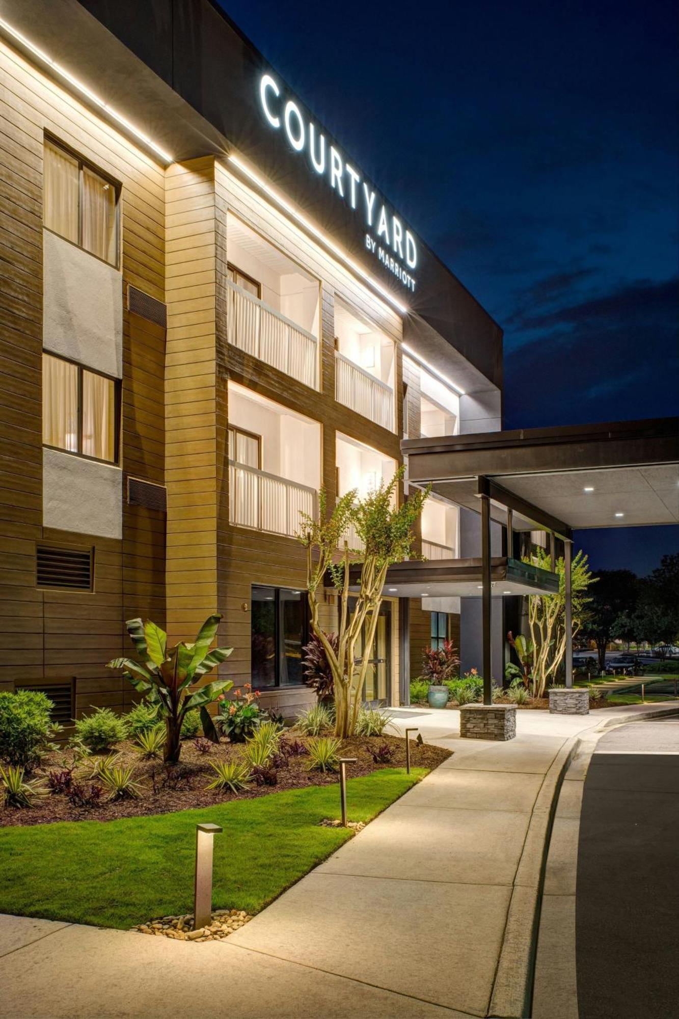 Courtyard By Marriott Columbia Northeast/Fort Jackson Area Екстериор снимка