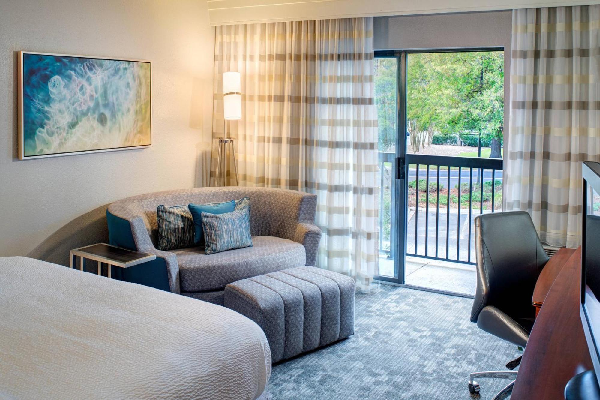 Courtyard By Marriott Columbia Northeast/Fort Jackson Area Екстериор снимка