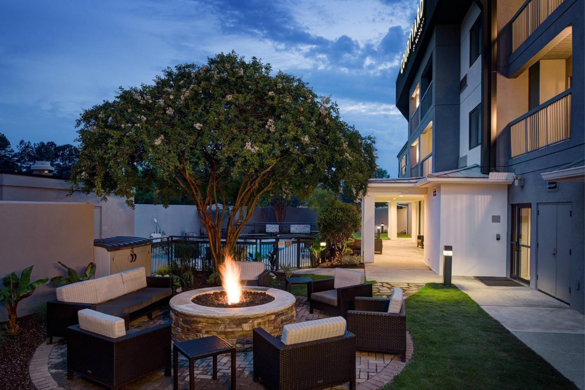 Courtyard By Marriott Columbia Northeast/Fort Jackson Area Екстериор снимка