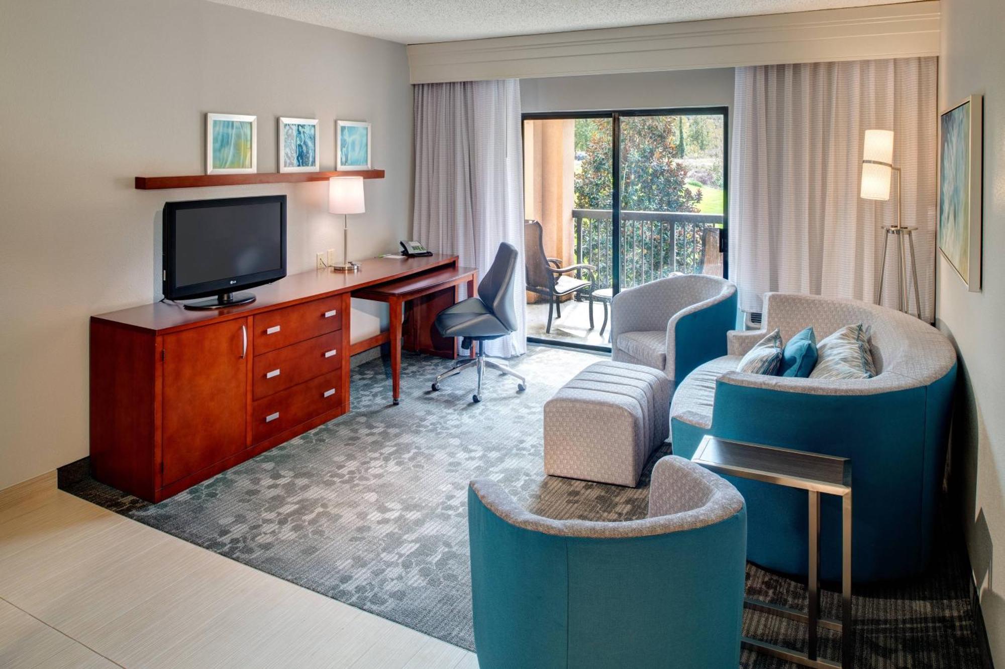 Courtyard By Marriott Columbia Northeast/Fort Jackson Area Екстериор снимка
