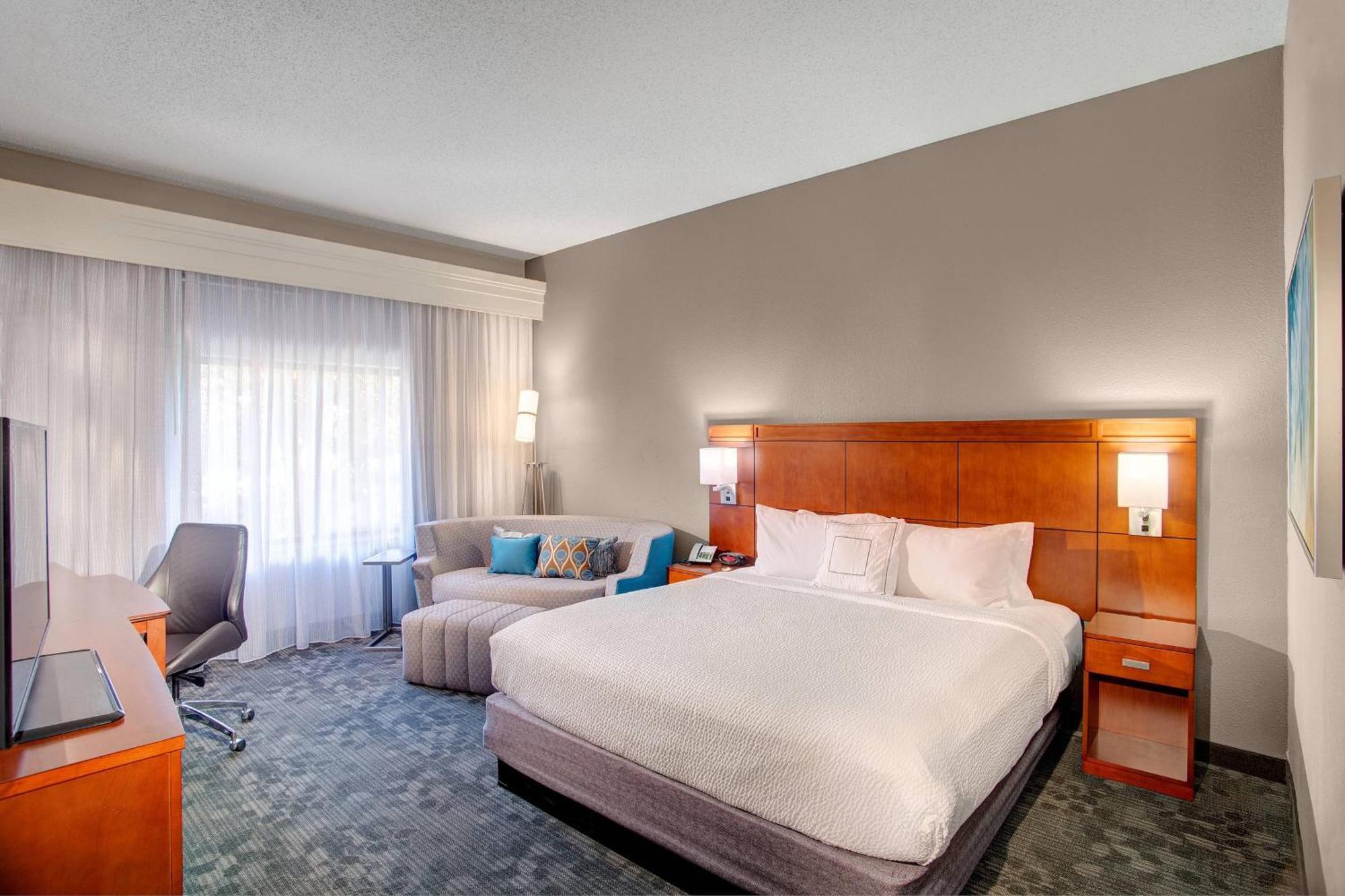 Courtyard By Marriott Columbia Northeast/Fort Jackson Area Екстериор снимка
