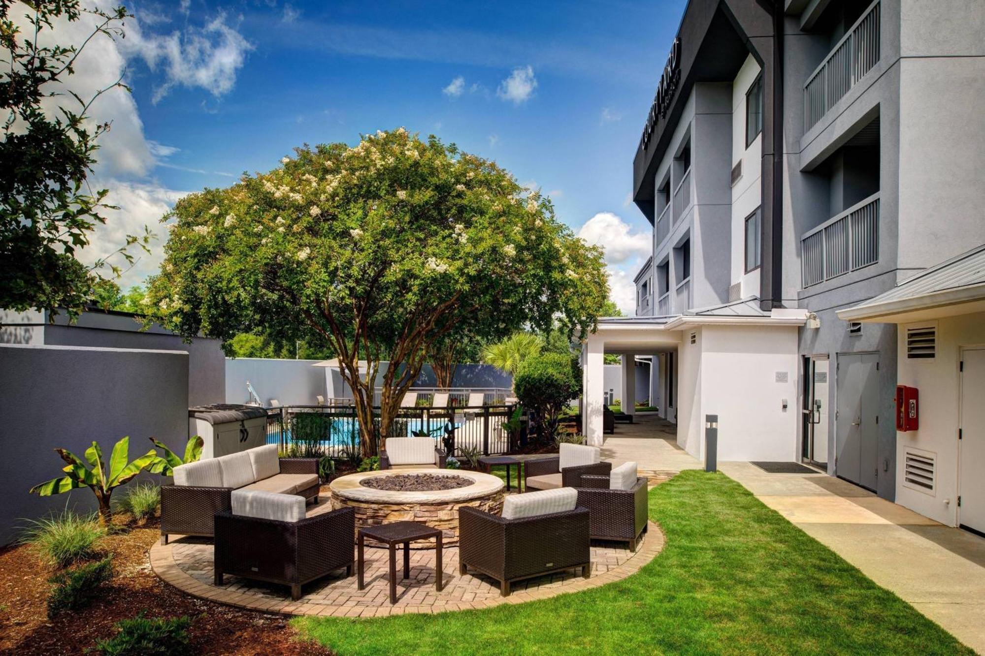 Courtyard By Marriott Columbia Northeast/Fort Jackson Area Екстериор снимка