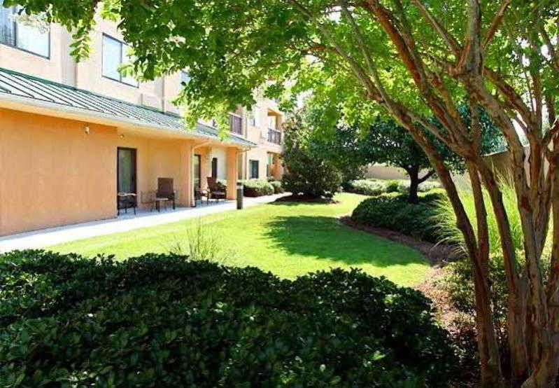Courtyard By Marriott Columbia Northeast/Fort Jackson Area Екстериор снимка